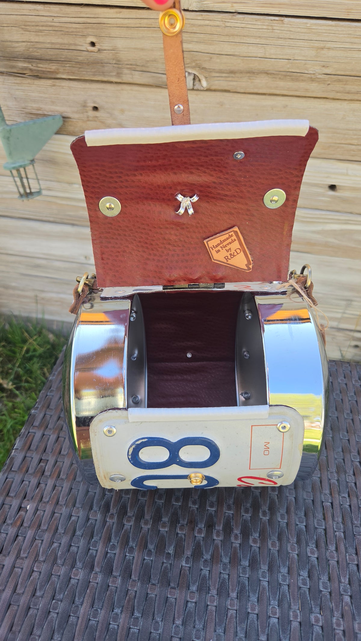 Upcyceld California License Plate Barel Purse-Handmade Vintage Cylinder Handbag with tooled Leather Strap
